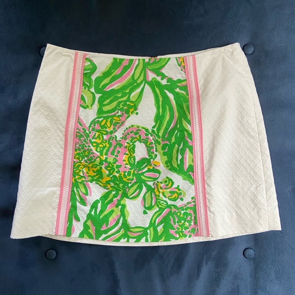 Lilly Pulitzer Dresses & Skirts - Lilly Pulitzer skirt! Size 2! NEVER WORN